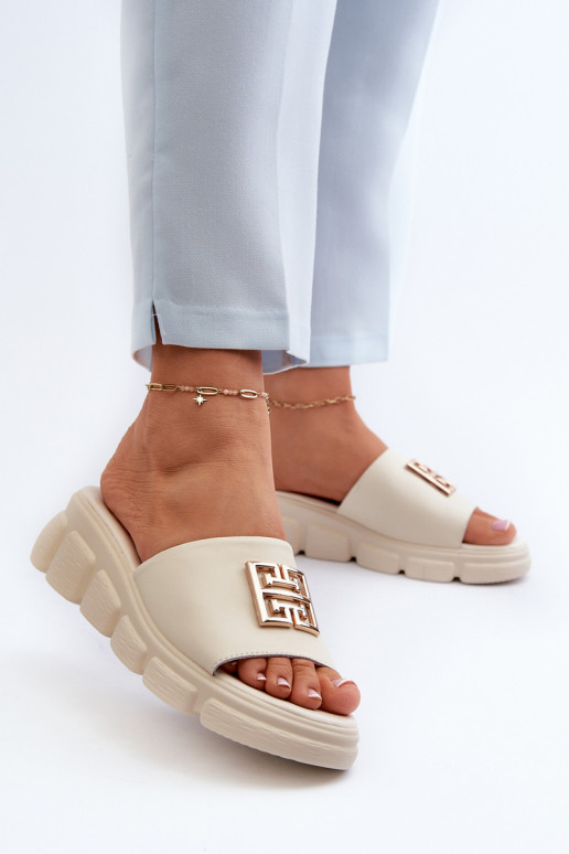 Odinės šlepetės su aukso spalvos...