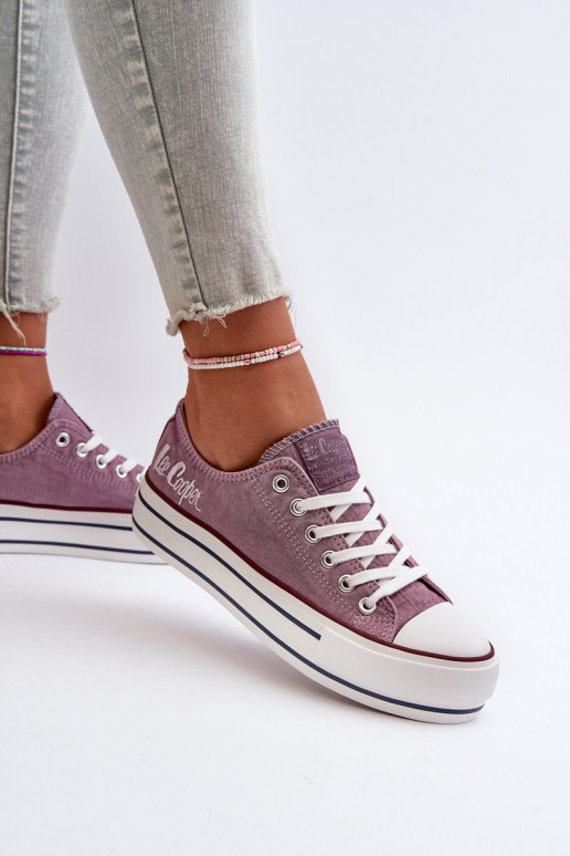 Laisvalaikio bateliai su masyviu padu...