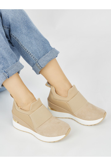 Hnědé dámské sneakersy na klínku 2