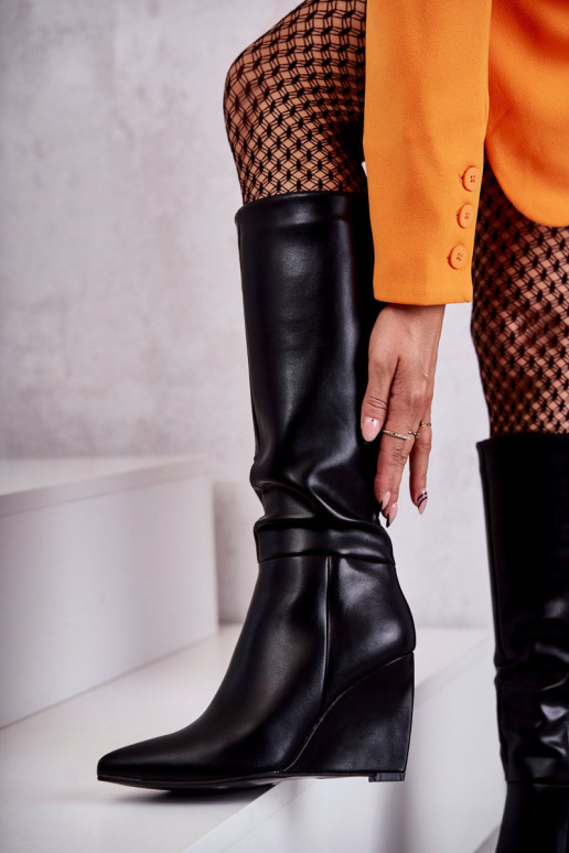 Juodi ilgaauliai batai su platforma... Juodi ilgaauliai batai su platforma...