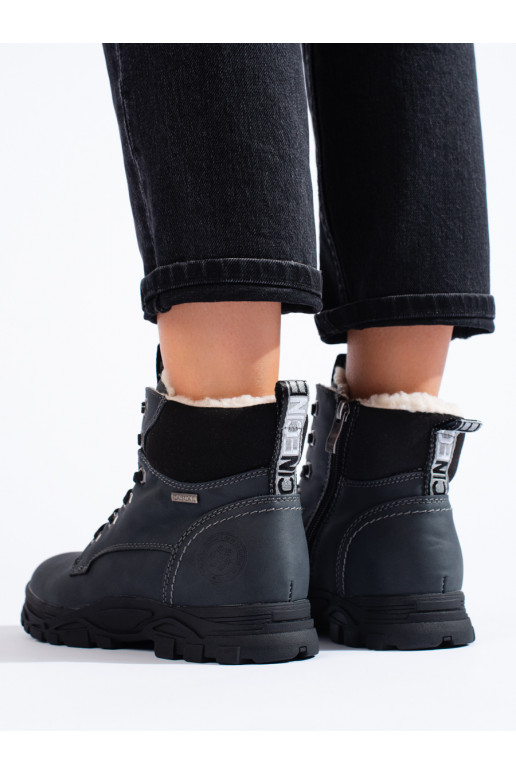 SPORTOVNÍ ČERNÉ TRAPERKY