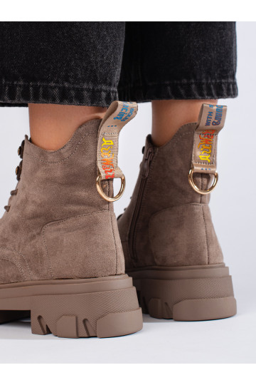 Dámské semišové kotníkové boty na hrubší podrážce 2