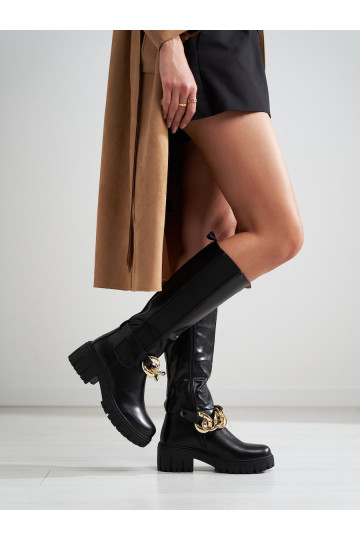 Dámské černé kozačky na silné podrážce z ekologické kůže 2