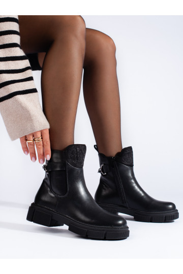 Černé dámské kotníkové boty na platformě