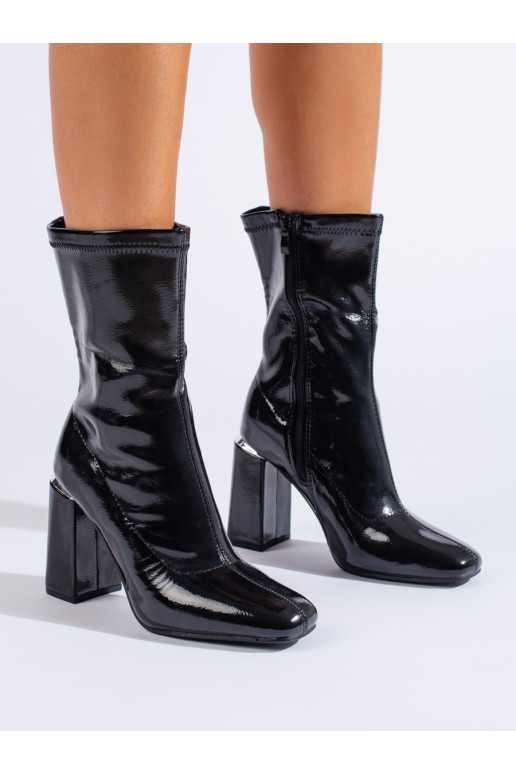 Dámské kozačky na sloupku z lakované ekologické kůže