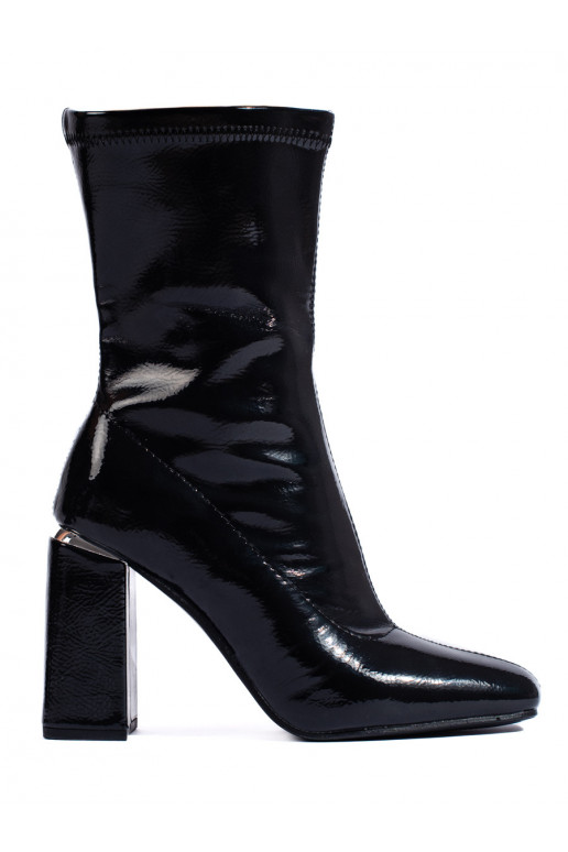 Dámské kozačky na sloupku z lakované ekologické kůže