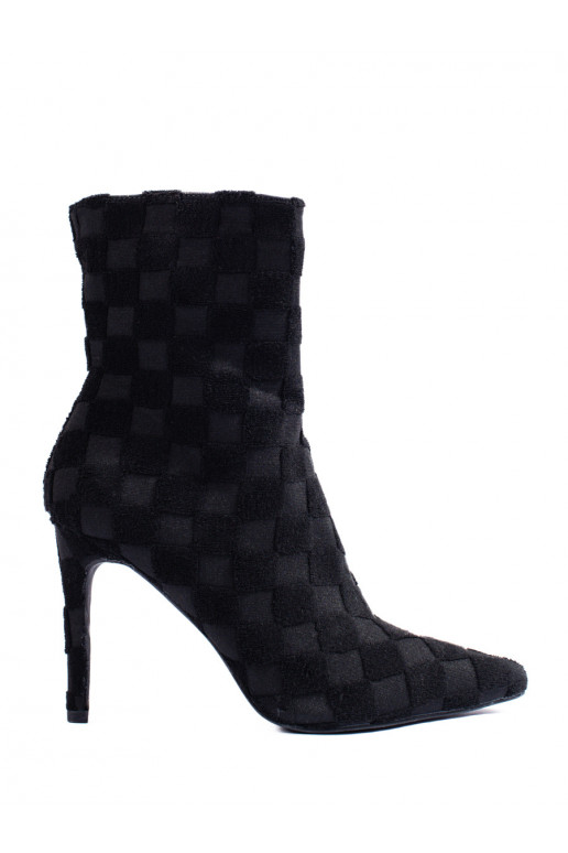 Vysoké dámské kotníkové boty na tenkém podpatku