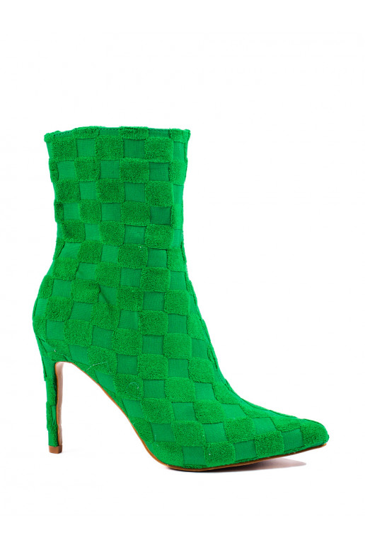 Nízké dámské kozačky na podpatku