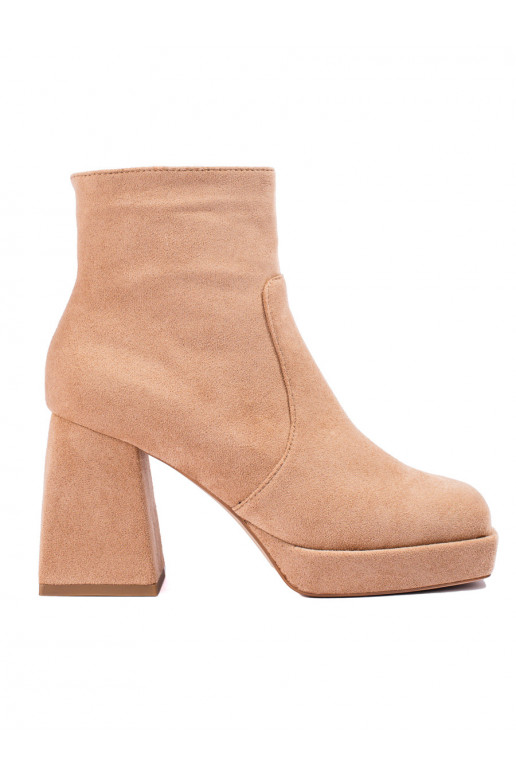 Dámské kotníkové boty na širokém podpatku