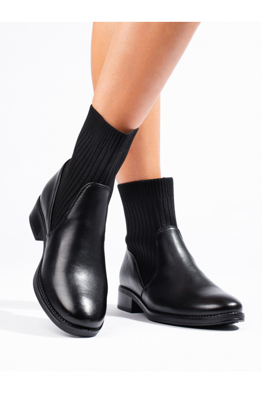 Nazouvací kotníkové boty na plochém podpatku