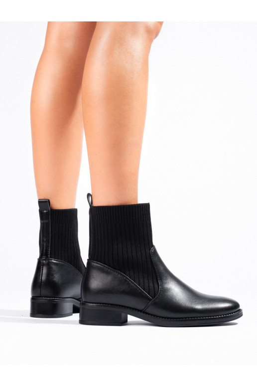 Nazouvací kotníkové boty na plochém podpatku