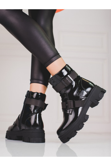 Workery s černými přezkami 2