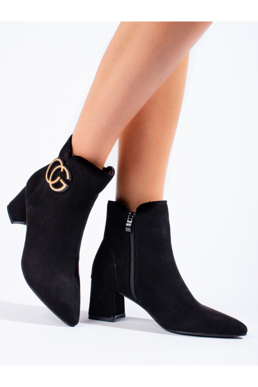 Semišové kotníkové boty na podpatku