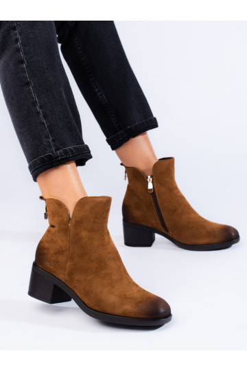 Dámské hnědé kotníkové boty na nízkém podpatku Vinceza 2
