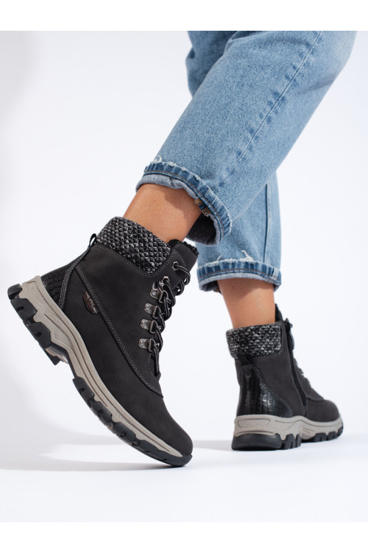 Dámské černé traperky na platformě