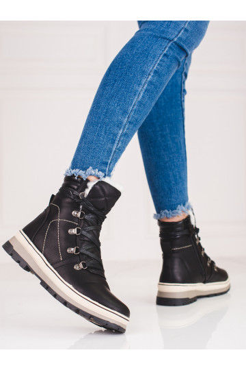 Dámské černé traperky se zateplením