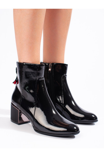 Lakované dámské černé kotníkové boty 2