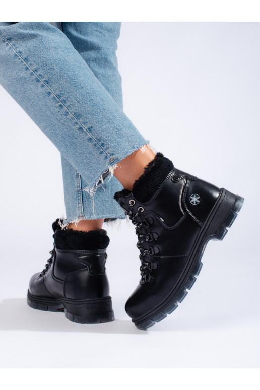 Černé traperky z eko kůže