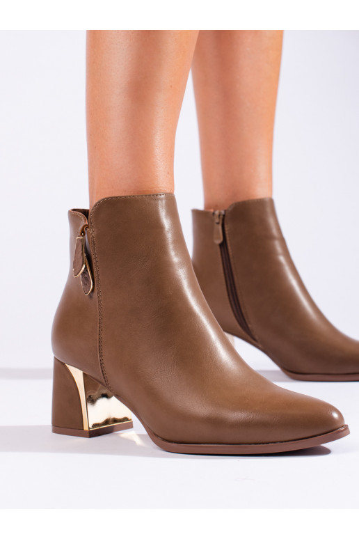 Hnědé dámské kotníkové boty na podpatku