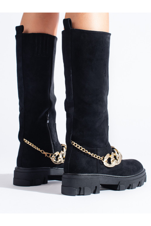 Černé dámské kozačky se zlatým řetízkem