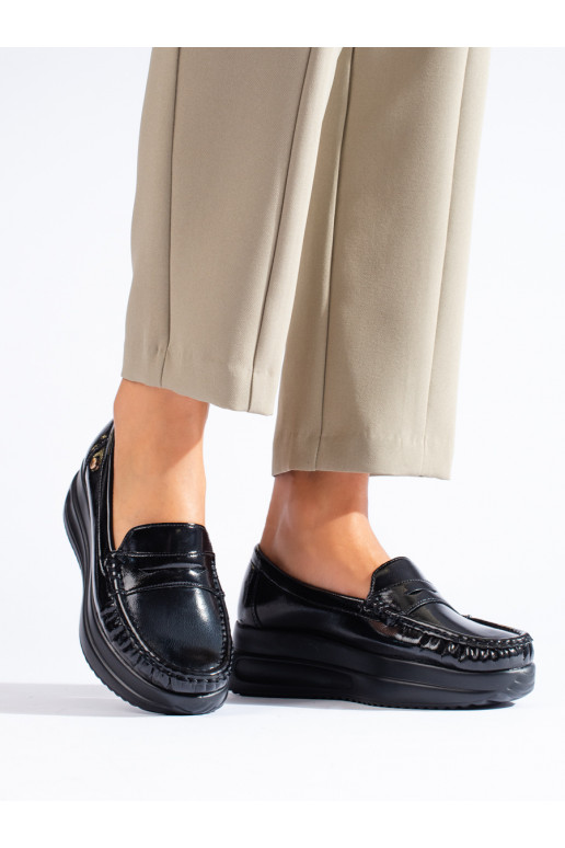 Lakované černé mokasíny na hrubé platformě