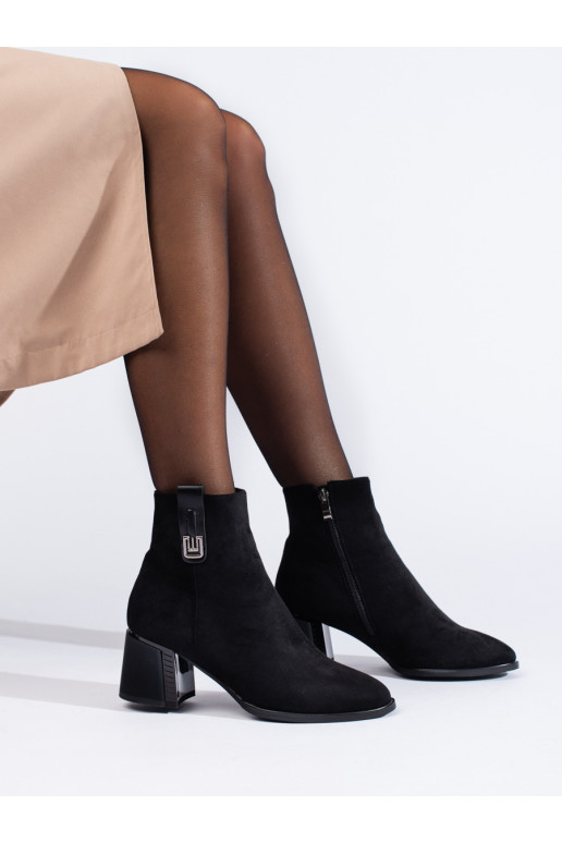 Černé klasické semišové kotníkové boty na podpatku