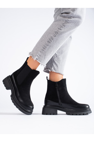 Černé semišové kotníkové boty štibletky Vinceza 2