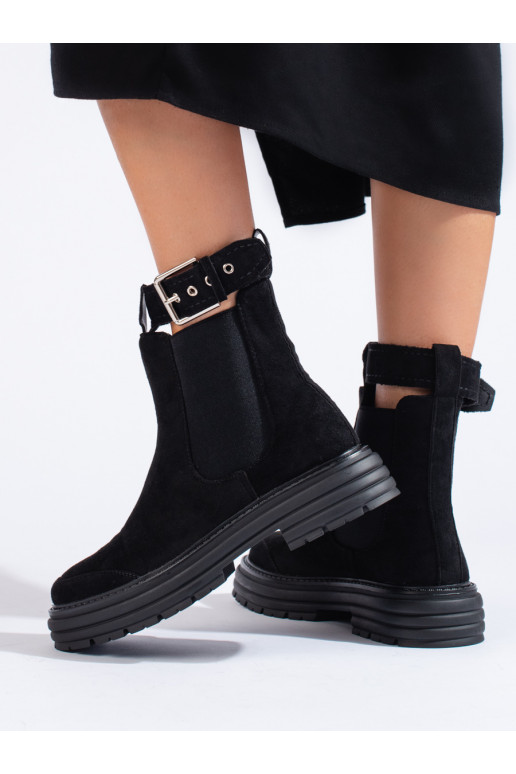 Černé semišové kotníkové boty se sponou