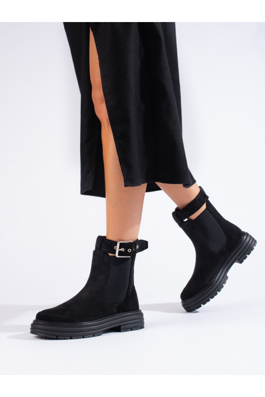 Černé semišové kotníkové boty se sponou