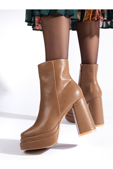 Tmavě béžové kotníkové boty na vysokém podpatku