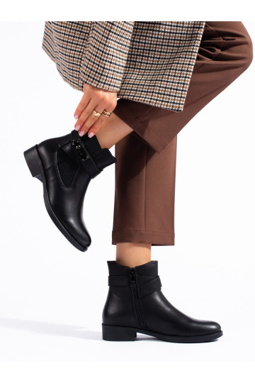 Dámské černé kotníkové boty na plochém podpatku 2