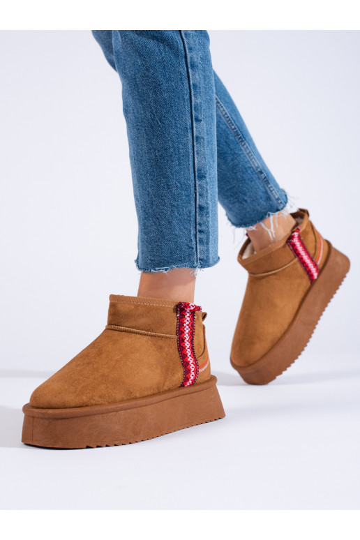 Semišové sněhule na platformě camelové