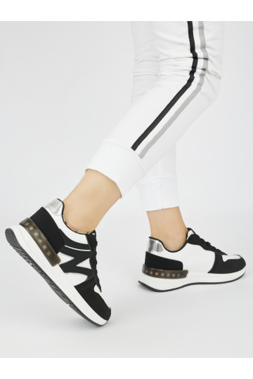 Černé pohodlné dámské sneakersy 2