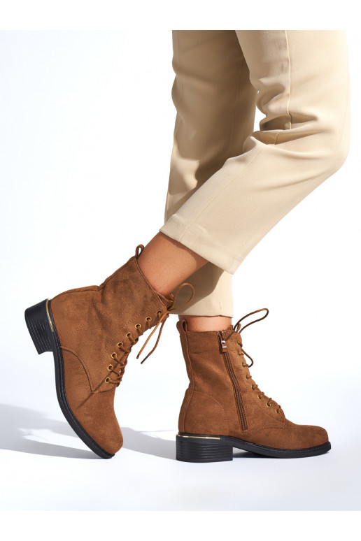Hnědé dámské kotníkové boty na šněrování na nízkém podpatku