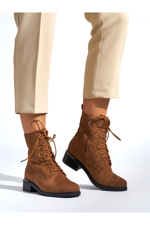 Hnědé dámské kotníkové boty na šněrování na nízkém podpatku