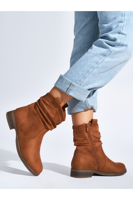 Semišové hnědé kotníkové boty ploché