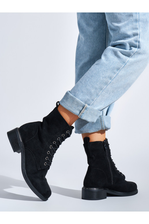 Černé dámské kotníkové boty na šněrování na nízkém podpatku
