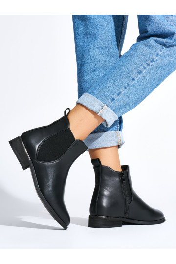 Černé klasické kotníkové boty dámské 2