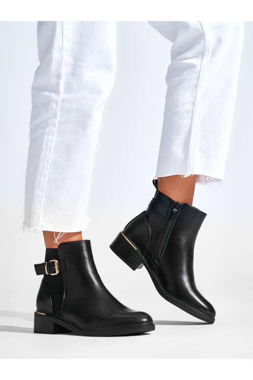 Klasické dámské černé kotníkové boty se sponou