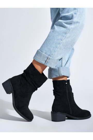 Černé kotníkové dámské kovbojky 2