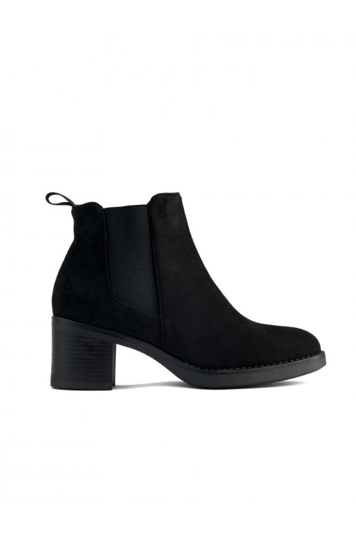Černé klasické kotníkové boty na širokém podpatku