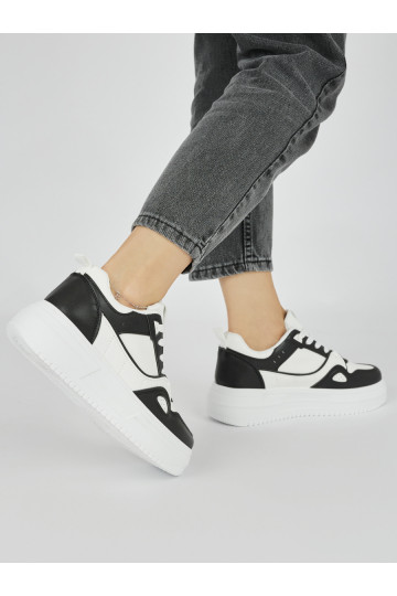 Černé dámské sportovní boty na platformě 2