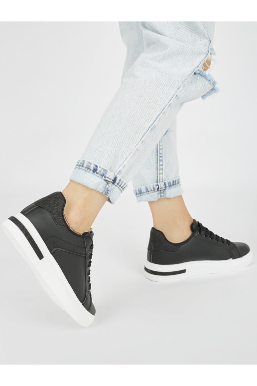 Černé sportovní dámské boty