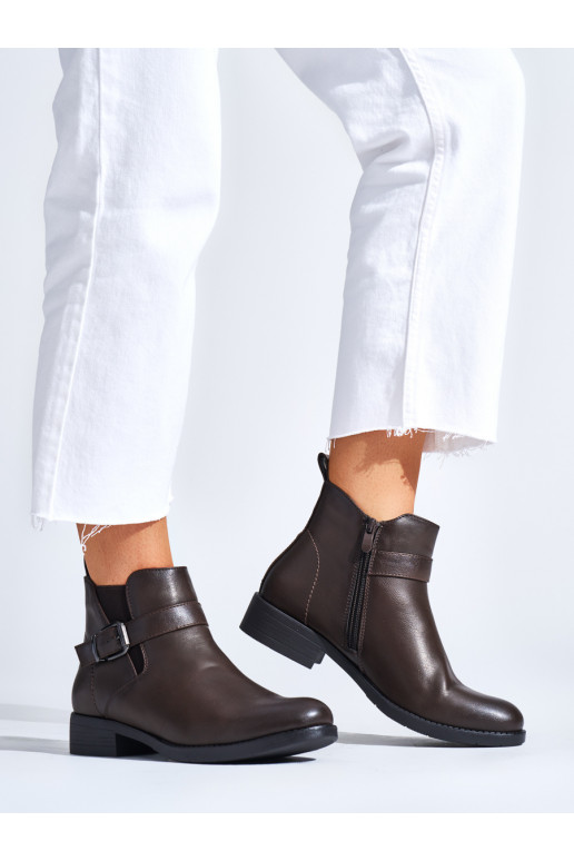 Hnědé kotníkové boty na plochém podpatku