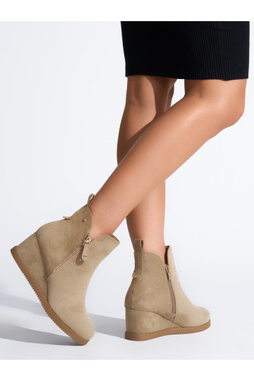 Béžové kotníkové dámské boty na klínku 2