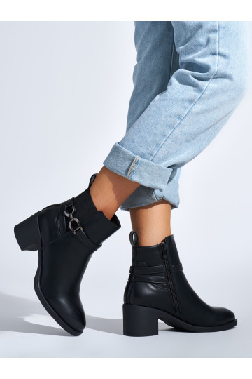Černé kotníkové dámské boty na sloupku 2