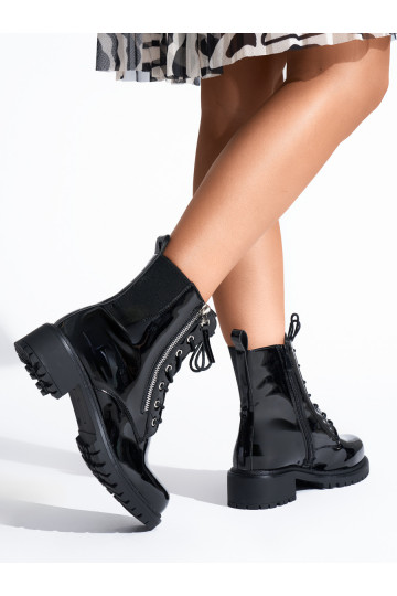 Černé lakované dámské workery 2