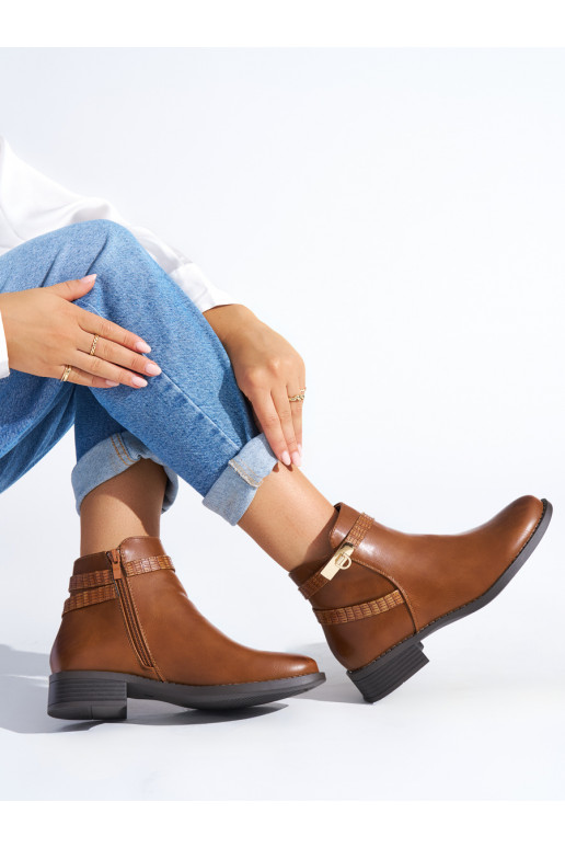 Hnědé kotníkové boty dámské na nízkém podpatku