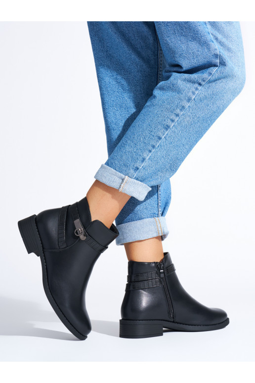 Černé kotníkové boty dámské na nízkém podpatku