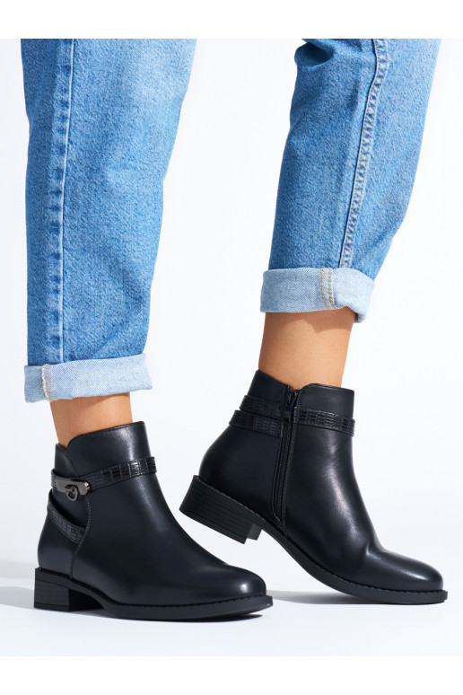 Černé kotníkové boty dámské na nízkém podpatku